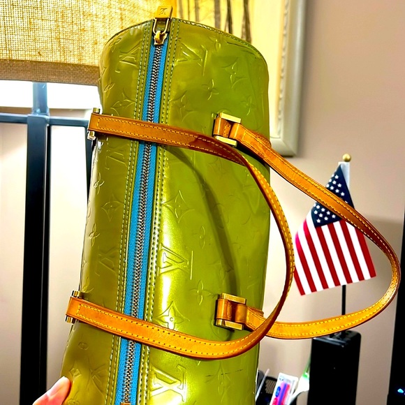 LV Green Vernis Papillon: SIZE (approx) Height- 6”, Width- 5.5”, Length- 12” - Picture 2 of 9